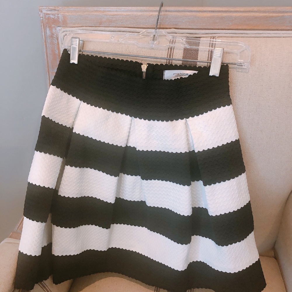 BLACK AND WHITE SKIRT!!!